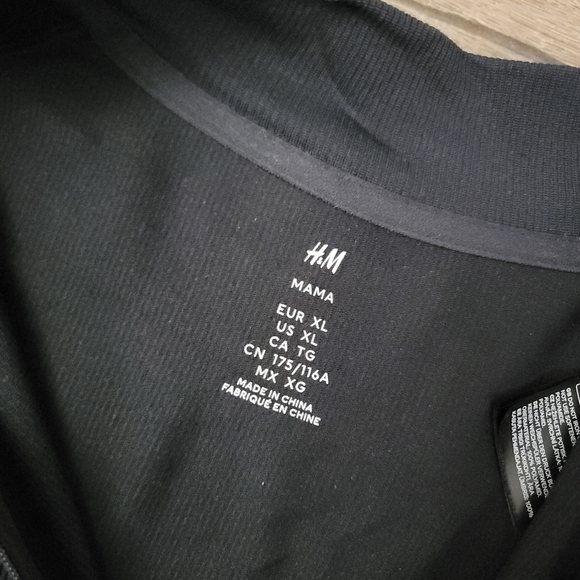 Women's maternity top by H&M size XL - Picture 2 of 2